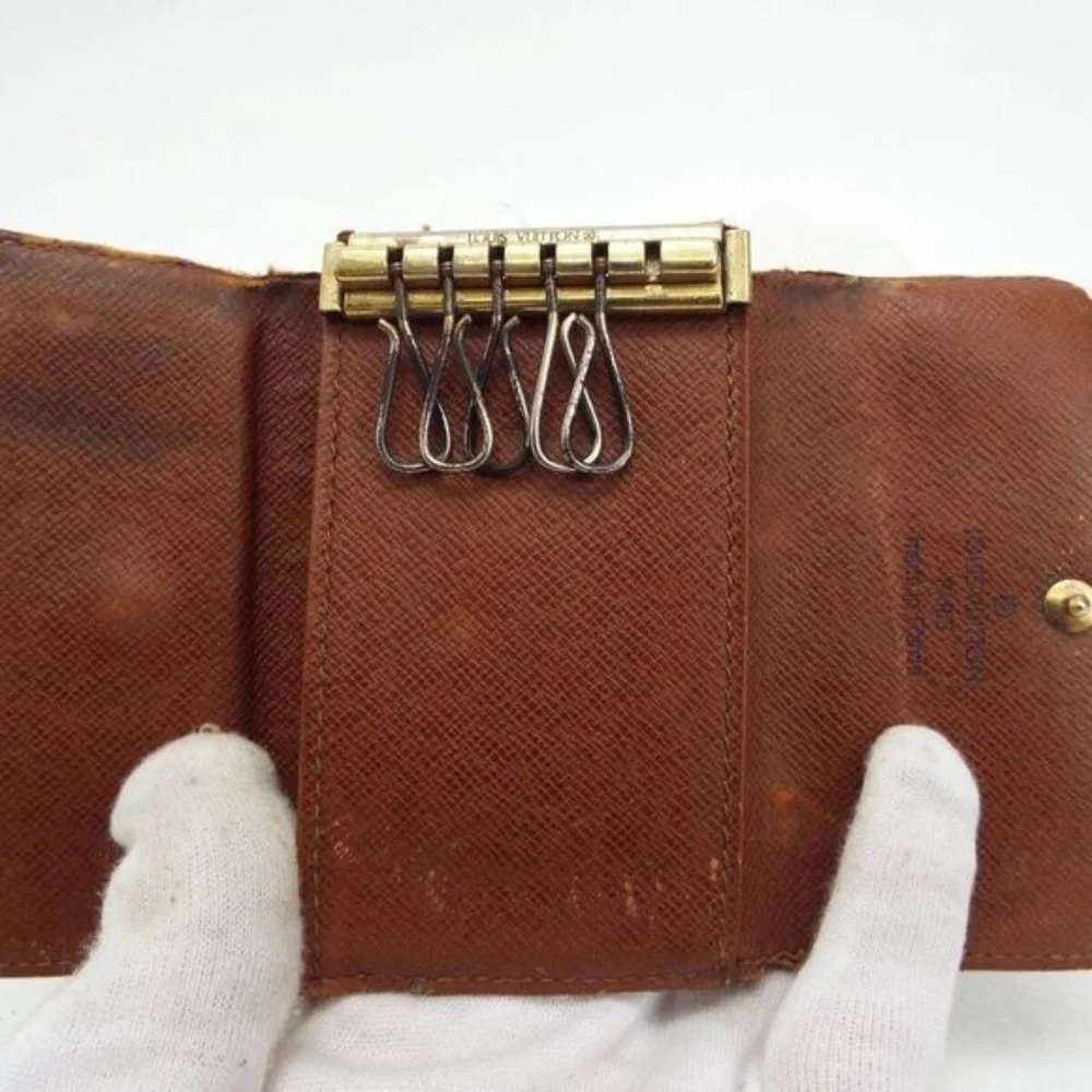 Louis Vuitton Monogram Key Holder/Wallet #399💥PRICE DROP💥